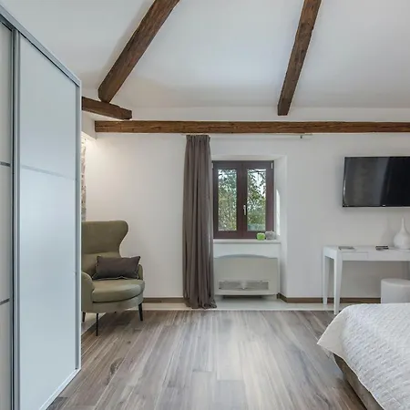 Дом отдыха Lv Умаг