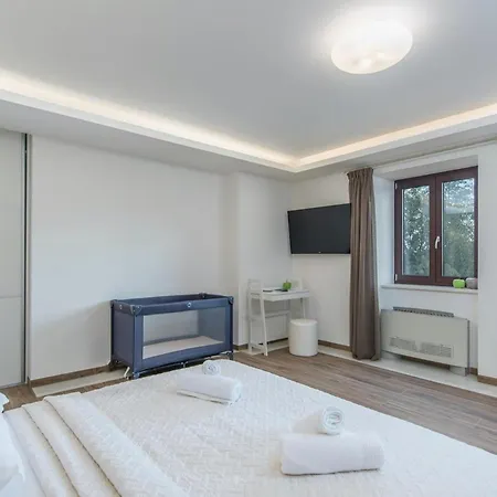 Lv Hébergement de vacances *